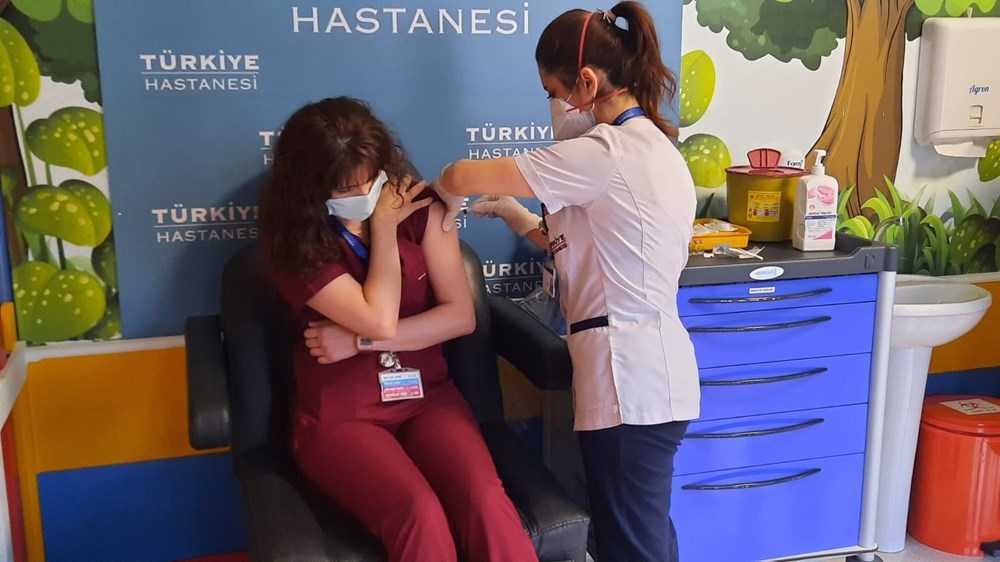 Second dose vaccines started to be administered to healthcare professionals - 1