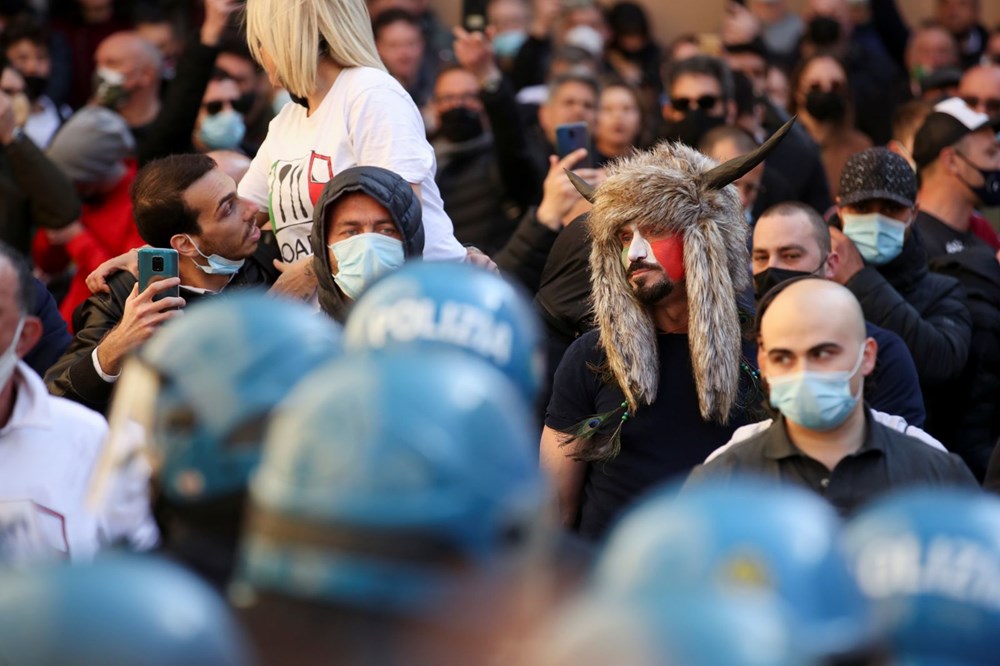 Tradesmen protest for 'restriction' in Italy - 7