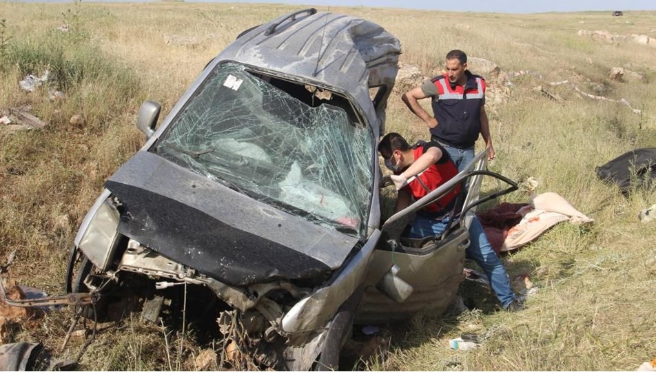 Kamyonet ve TIR çarpıştı: 6 ölü