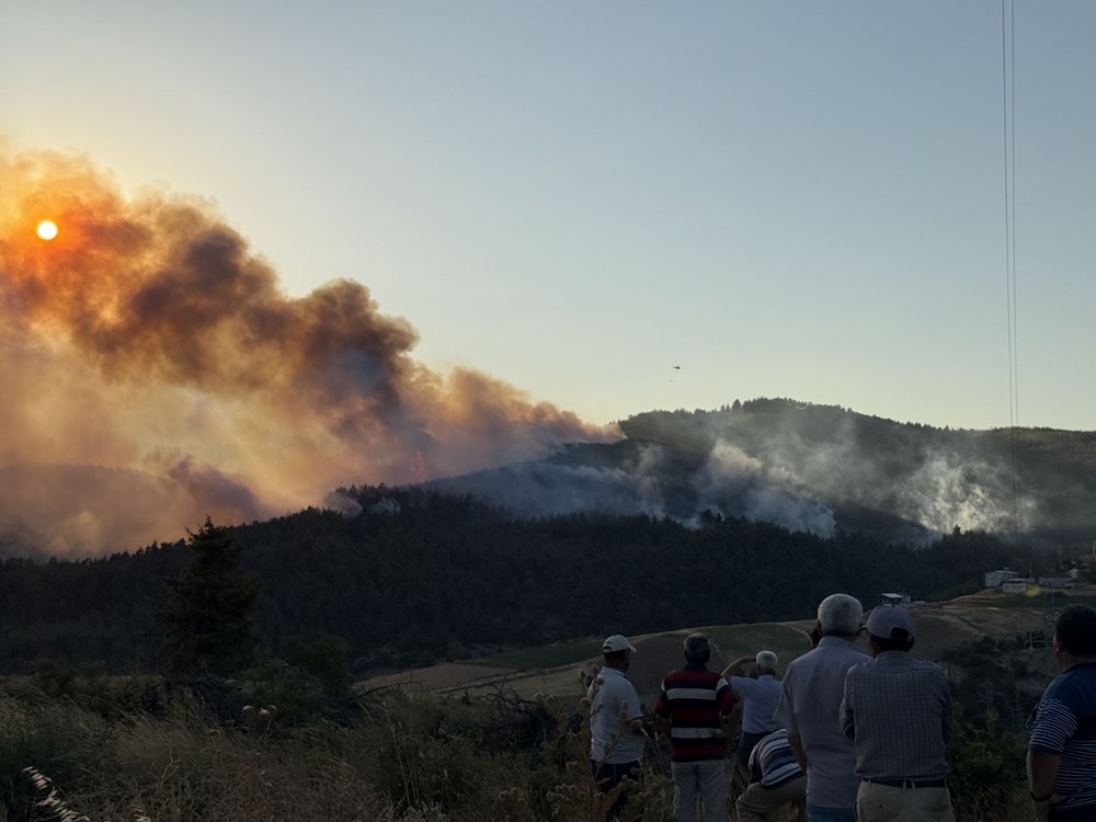 Yangın felaketinde son durum: "Gökyüzü mavi değil, güneşin bile rengi değişti" - 35