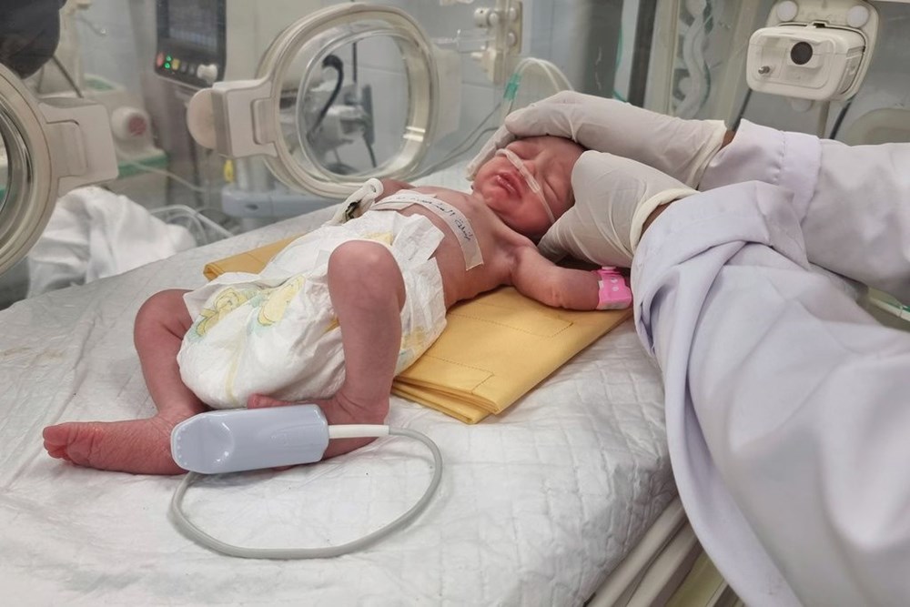 Ailesi İsrail saldırısında öldürülen bebek hem öksüz hem yetim doğdu - 4