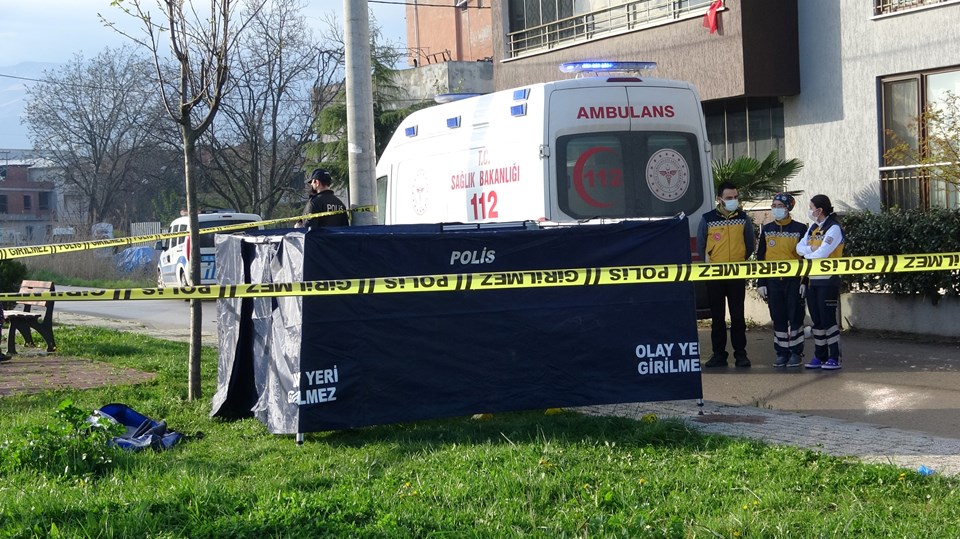 Bursa'da kadın cinayeti: Eşini öldürüp eve kaçtı - 2