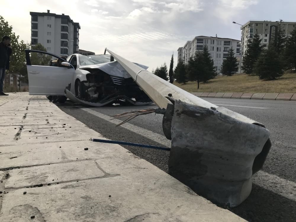 Otomobile giren sinek kazaya neden oldu - 3