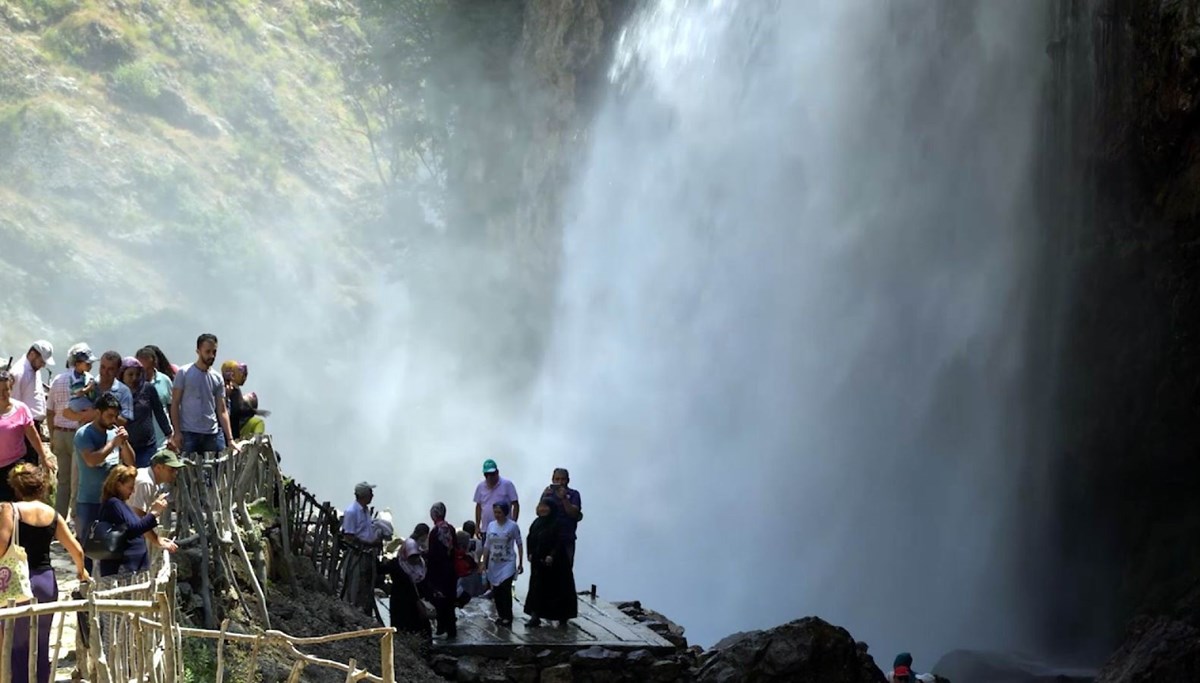 Niagara değil, Kapuzbaşı Şelalesi! Dünyanın en yüksekteki 2. şelalesine ziyaretçi akını