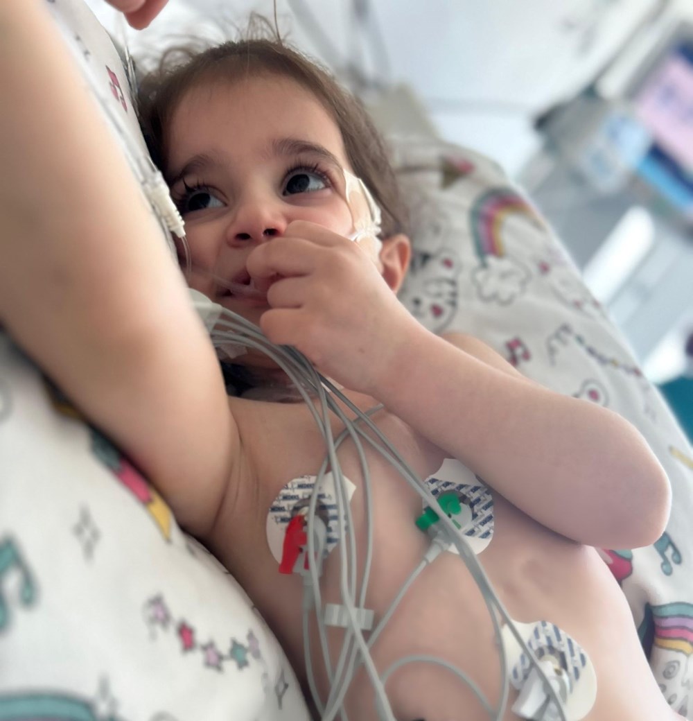 Kalbi "yatay" doğdu, hayatta kalması mucizeydi: Ameliyat sonrası yaşayan ikinci olay 74