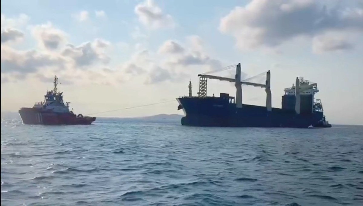 İstanbul Boğazı girişinde gemi arızası (Ahırkapı’ya demirletildi) İstanbul Boğazı girişinde gemi arızası (Ahırkapı’ya demirletildi)