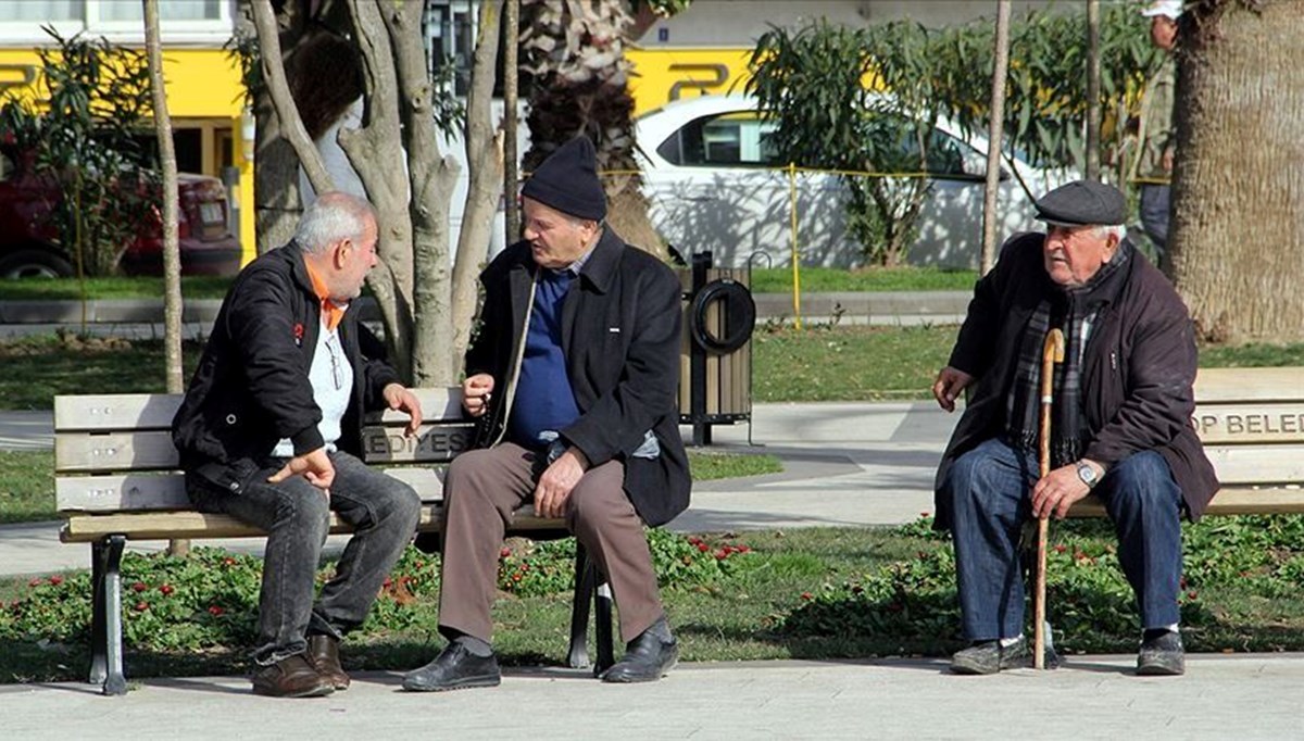 Türkiye nüfusu yaşlanıyor Türkiye nüfusu yaşlanıyor