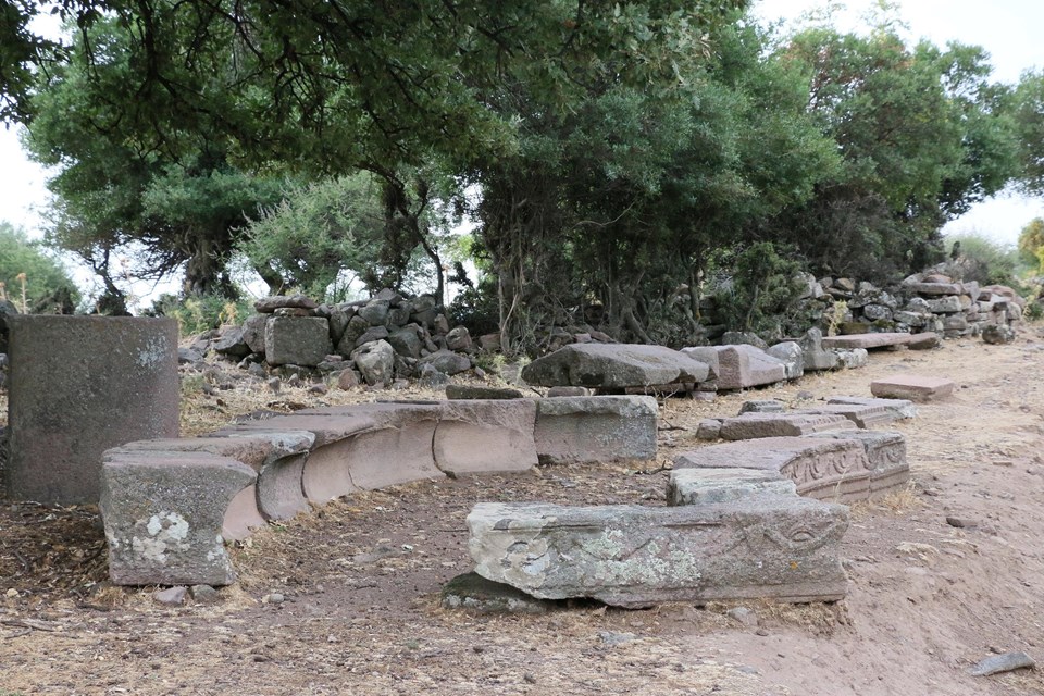 Aigai Antik Kenti'nde bulunan 3 bin mezar tarihe ışık tutacak - 1