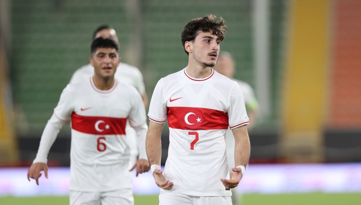 Trabzonspor için Cihan Çanak iddiası: Sözleşme detayları belli oldu Trabzonspor için Cihan Çanak iddiası: Sözleşme detayları belli oldu