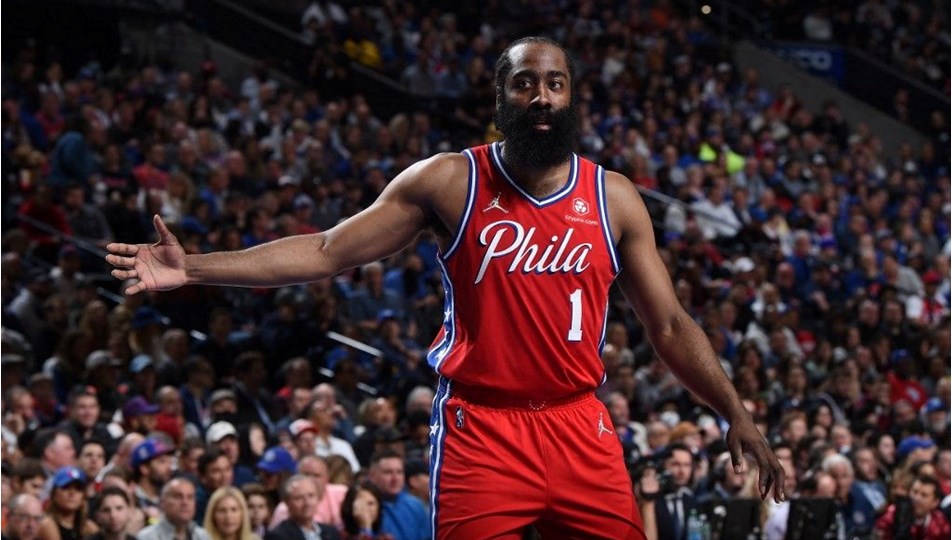 NBA'de Harden, seyircisinin önünde galibiyetle başladı
