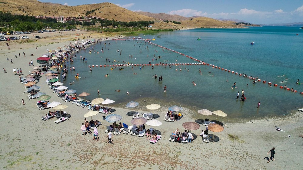 Elazığ'daki Hazar Gölü Doğu'daki tatilcilerin gözdesi - 1