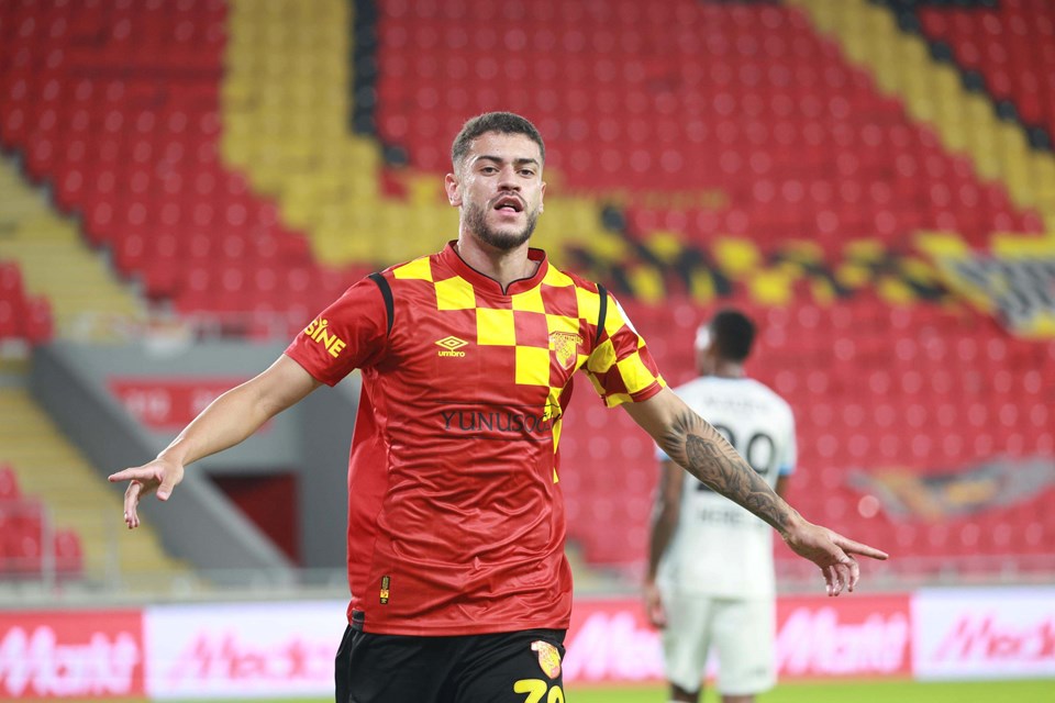 Süper Lig'i salladı, Avrupa'yı peşine taktı: 20 milyon euro! - 2