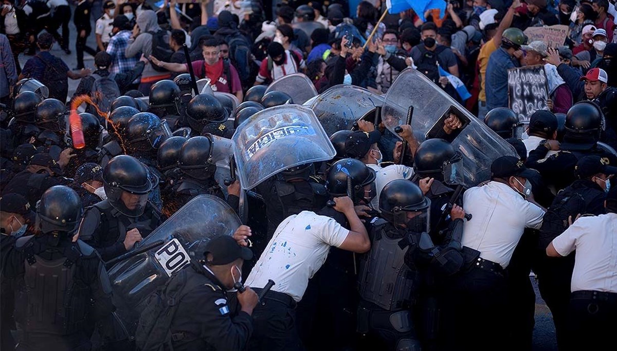 Guatemala'da hükümetin 2021 bütçesi protesto edildi