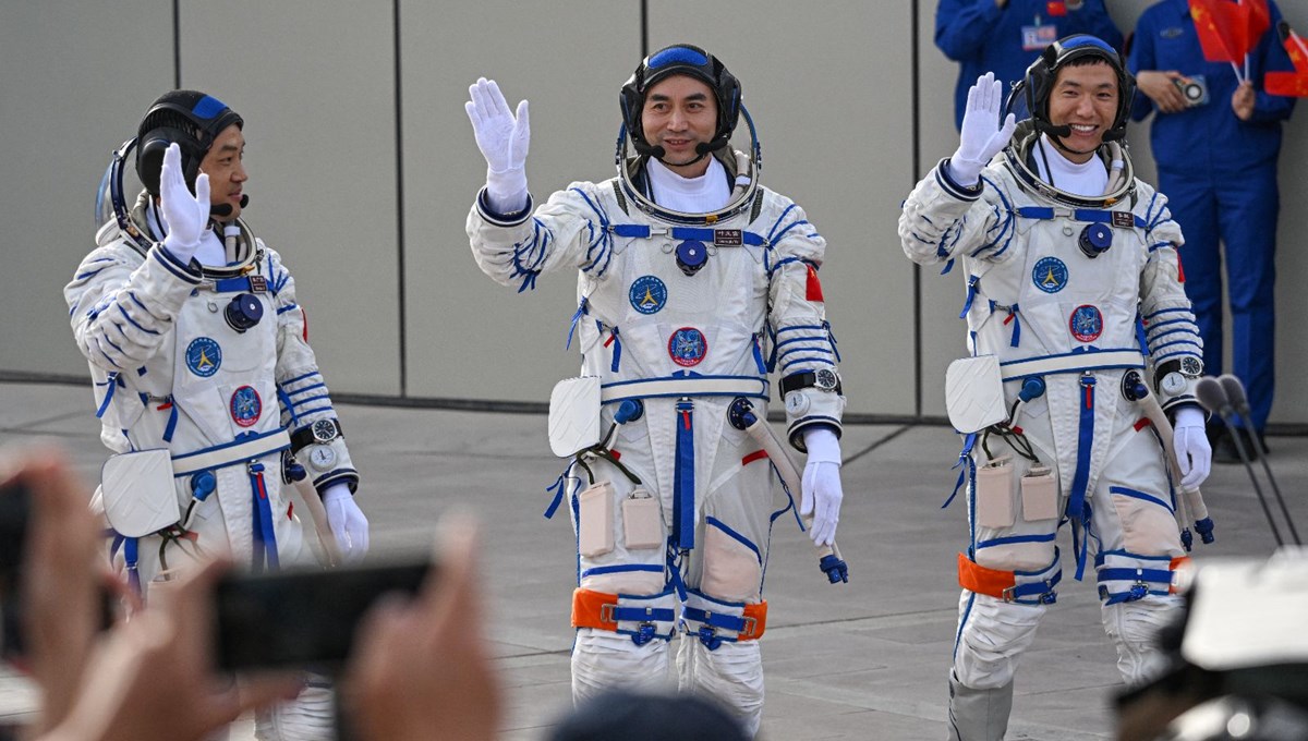 Çin, uzay rüyasına yürüyor: 6 aylık görev başladı