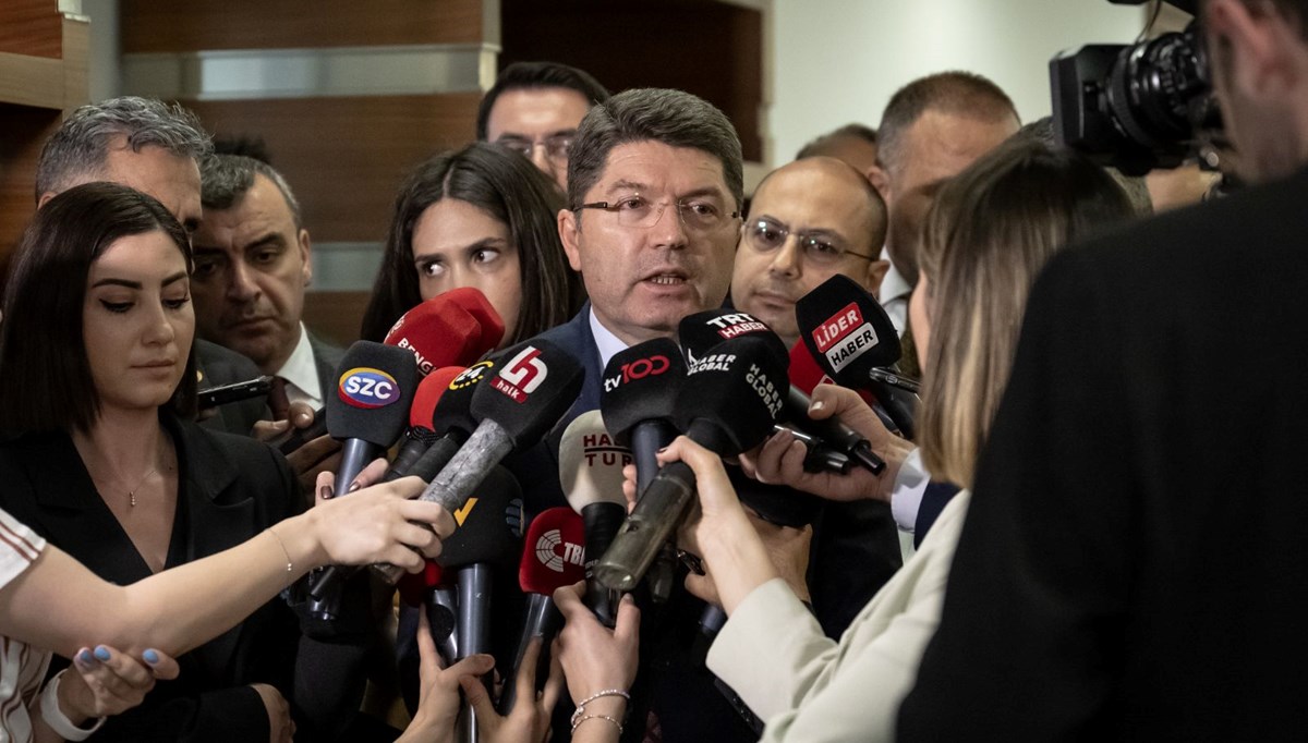 Adalet Bakanı Yılmaz Tunç'tan sahipsiz sokak hayvanları düzenlemesine ilişkin açıklama Adalet Bakanı Yılmaz Tunç'tan sahipsiz sokak hayvanları düzenlemesine ilişkin açıklama