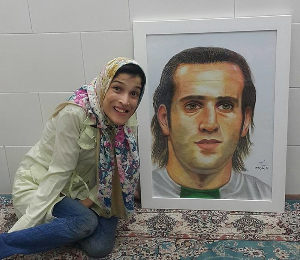 Iranian disabled painter draws pictures with his feet - 48