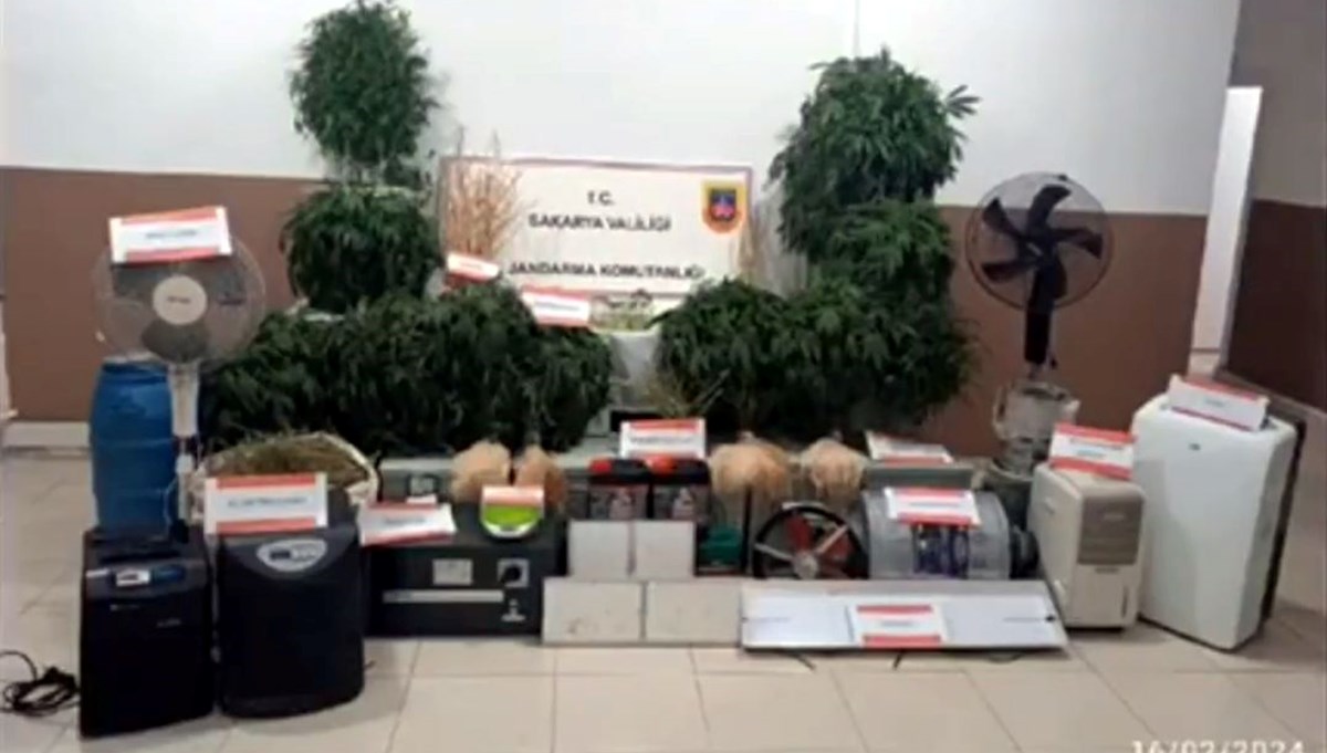 'Narkoçelik-1' operasyonlarında 142 uyuşturucu taciri ve sokak satıcısı yakalandı 'Narkoçelik-1' operasyonlarında 142 uyuşturucu taciri ve sokak satıcısı yakalandı