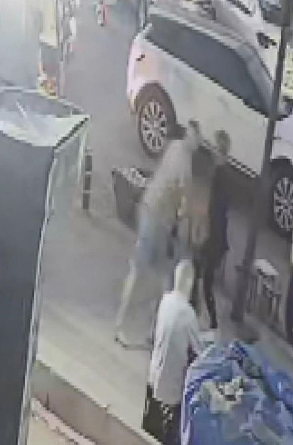 Kaza fotoğrafına 14 kurşun | Kurşun bitince ölmekten kurtuldu - 4