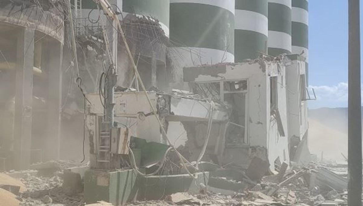 Patlama sonrası silo savaş alanına döndü