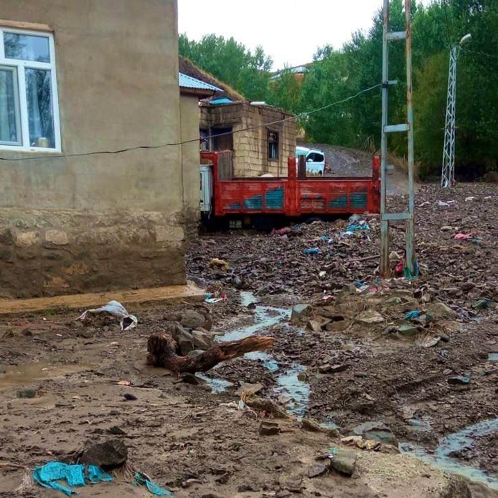 Birçok ilde sağanak ve sel hayatı felç etti: 2 kişi öldü | AFAD'dan 7 il için uyarı - 16