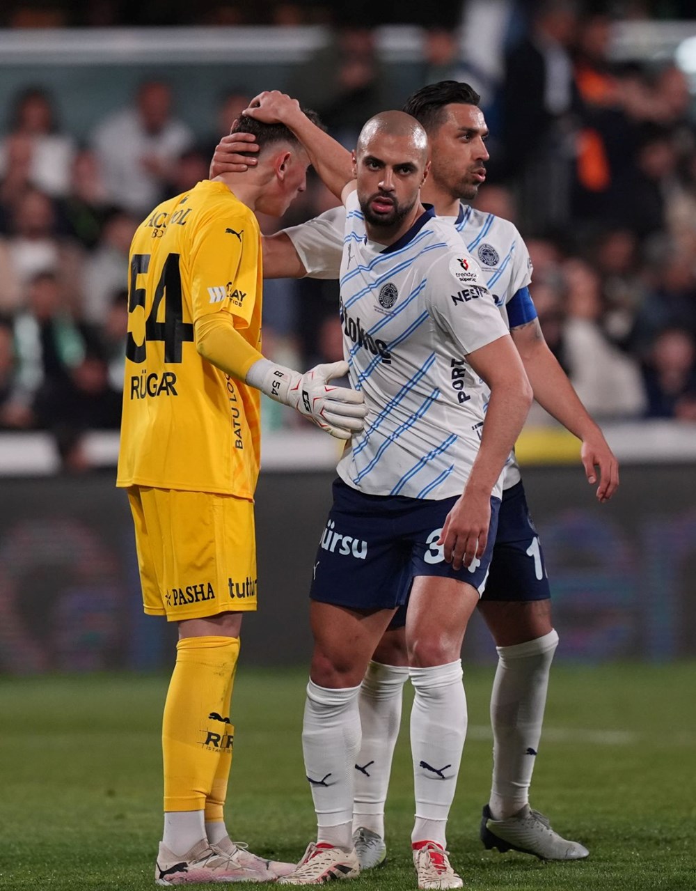 Gol Sonrası Kaleci Kuşatması: Bodrum FK - Fenerbahçe Maçının Unutulmaz Anı 81 b3ZSKOGOJUav71IC2dR6Vg