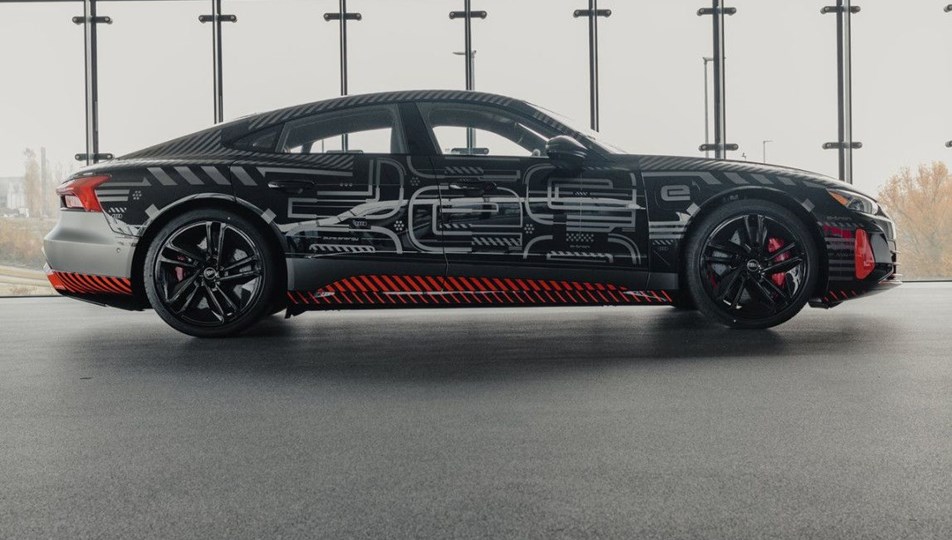 Audi'den sevilen kamuflaja özel seri: 75 adet üretilecek