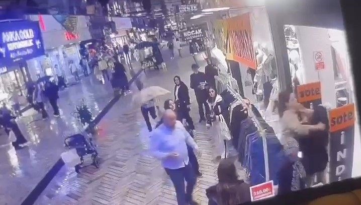 Etek giyen üniversite öğrencisine saldırı