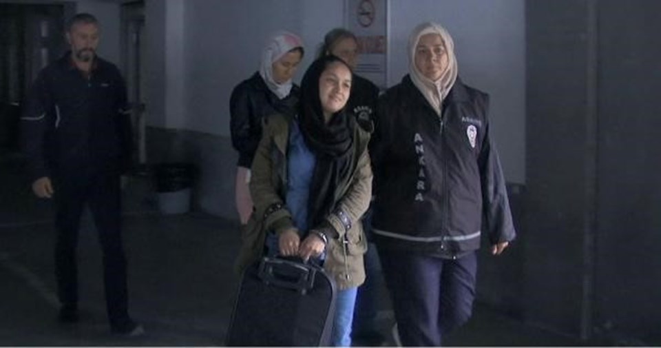 32 yerinden bıçaklayarak öldürdü, bazaya koyup binadan çıkardı - 1