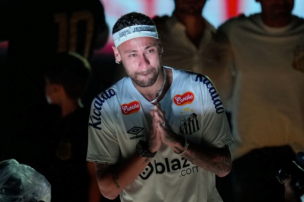Neymar'a özel helikopter: Santos antrenmanlarına havadan geliyor! - 2