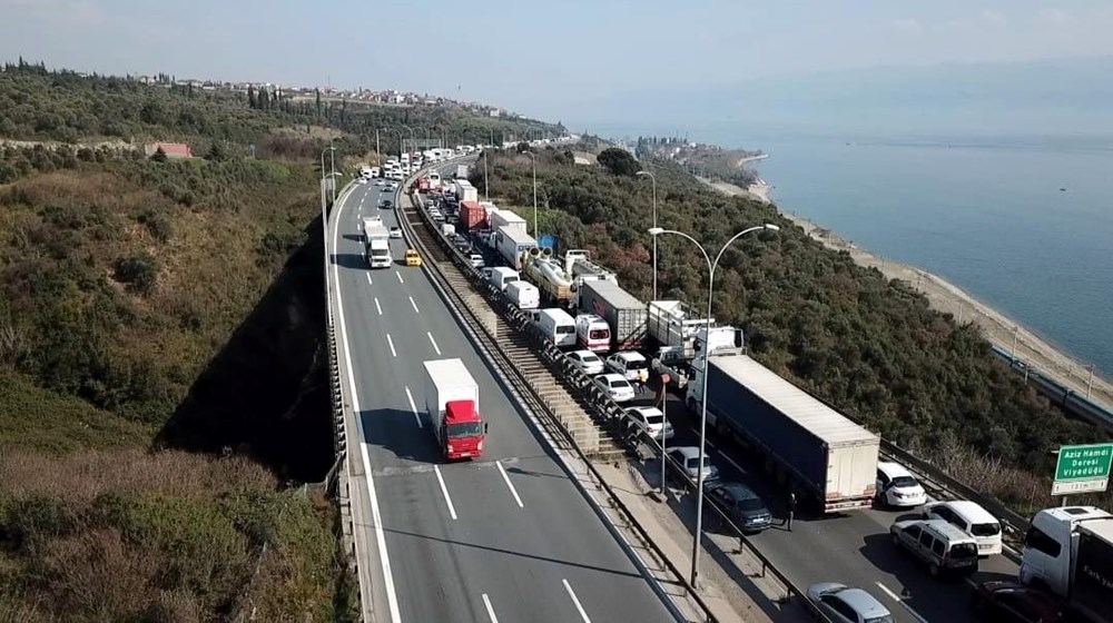 TEM'de zincirleme kaza: Ankara yönü trafiğe kapandı - 4
