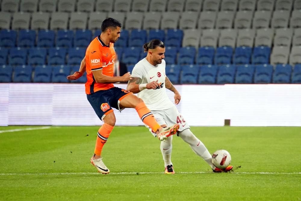 Galatasaray, Başakşehir'i devirdi: Icardi'den rekor - 13