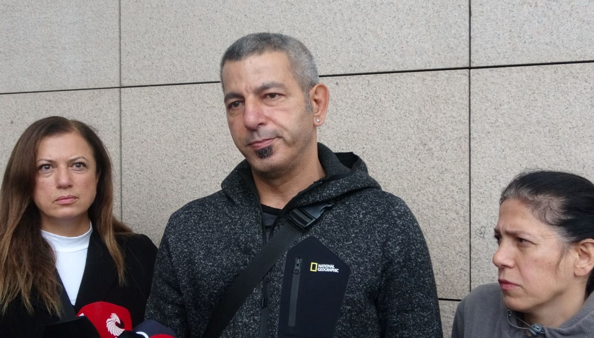 Tartışan çifti ayırırken kalbinden bıçaklandı: O anlar kamerada Tartışan çifti ayırırken kalbinden bıçaklandı: O anlar kamerada