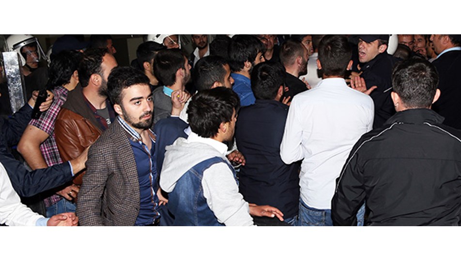 Öğrenciler birbirine girdi: 1 yaralı