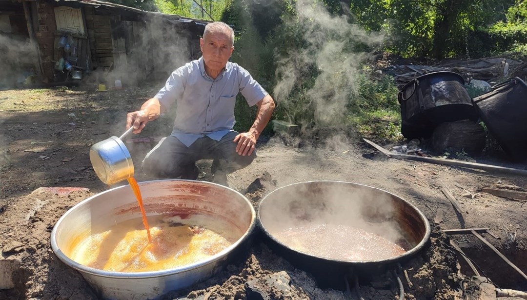 Para etmeyip tarlada kalınca çözümü böyle buldu! Karpuzdan pekmez üretti