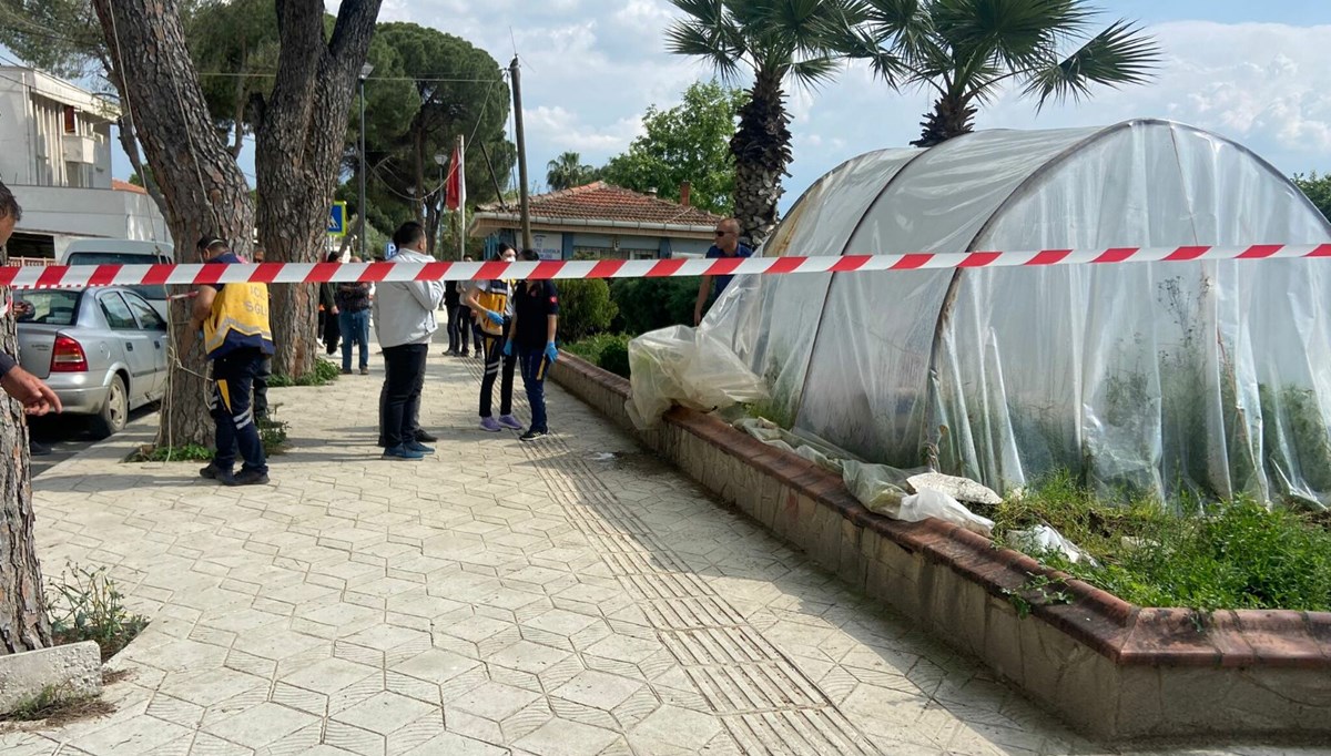 İzmir'de naylon barakada erkek cesedi bulundu İzmir'de naylon barakada erkek cesedi bulundu