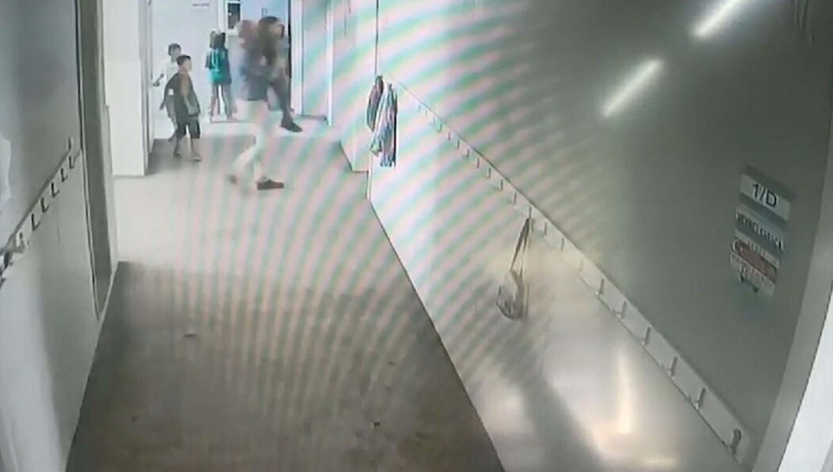 Muğla'da müdür yardımcısı öğrencisini havaya kaldırıp fırlattı Muğla'da müdür yardımcısı öğrencisini havaya kaldırıp fırlattı