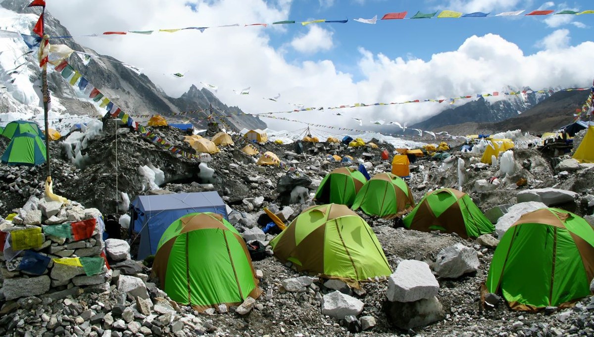 Nepal, Everest Dağı'nın ana kamp yerini taşıyacak