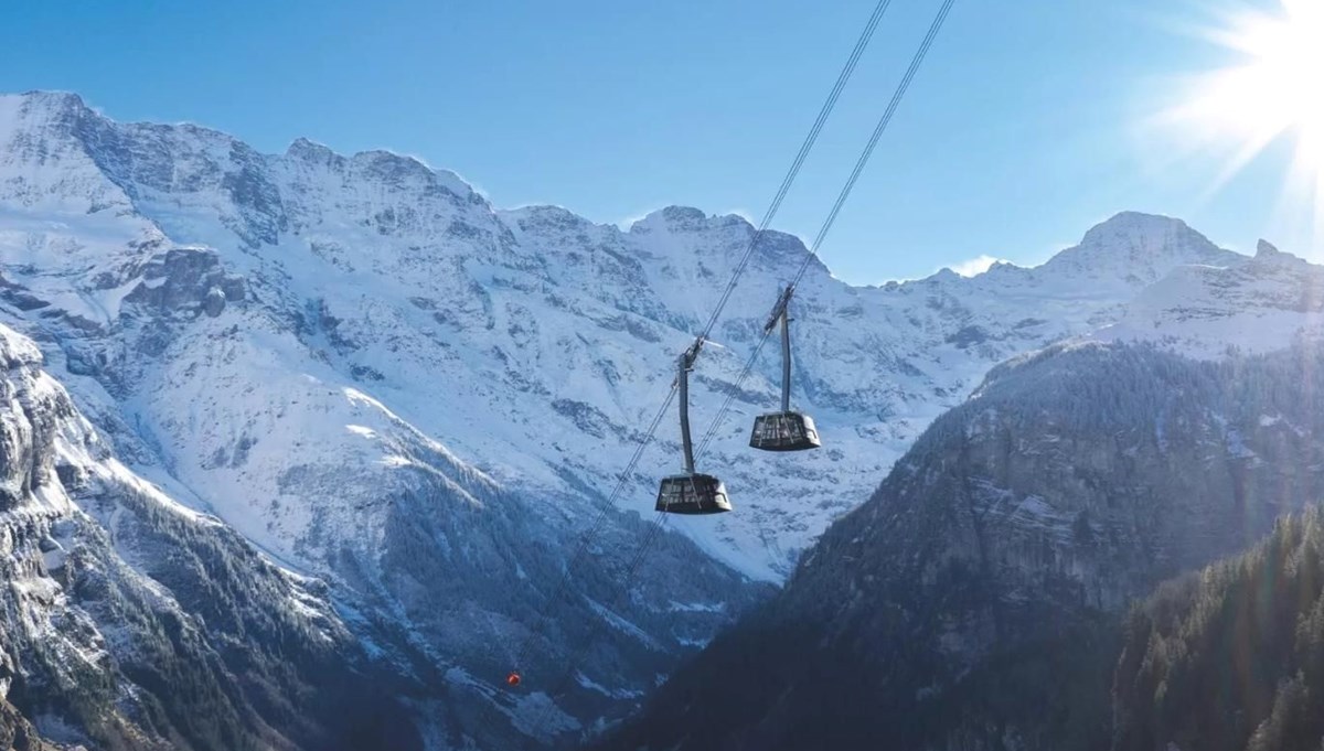 Dünyanın en dik teleferiği hizmete girdi: 4 dakikada Alpler'in zirvesinde Dünyanın en dik teleferiği hizmete girdi: 4 dakikada Alpler'in zirvesinde