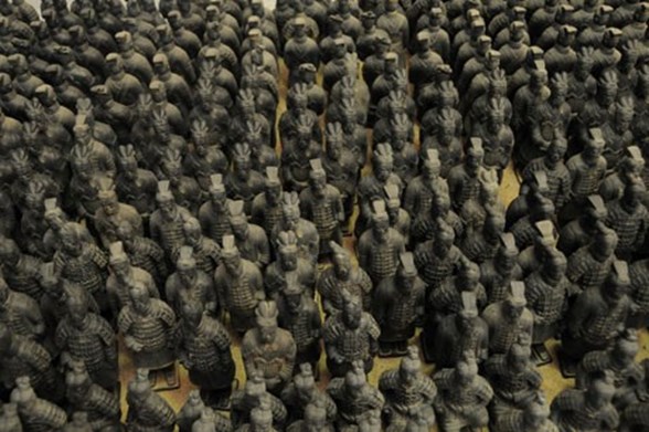 yerin altinda savasa hazir 8 bin asker