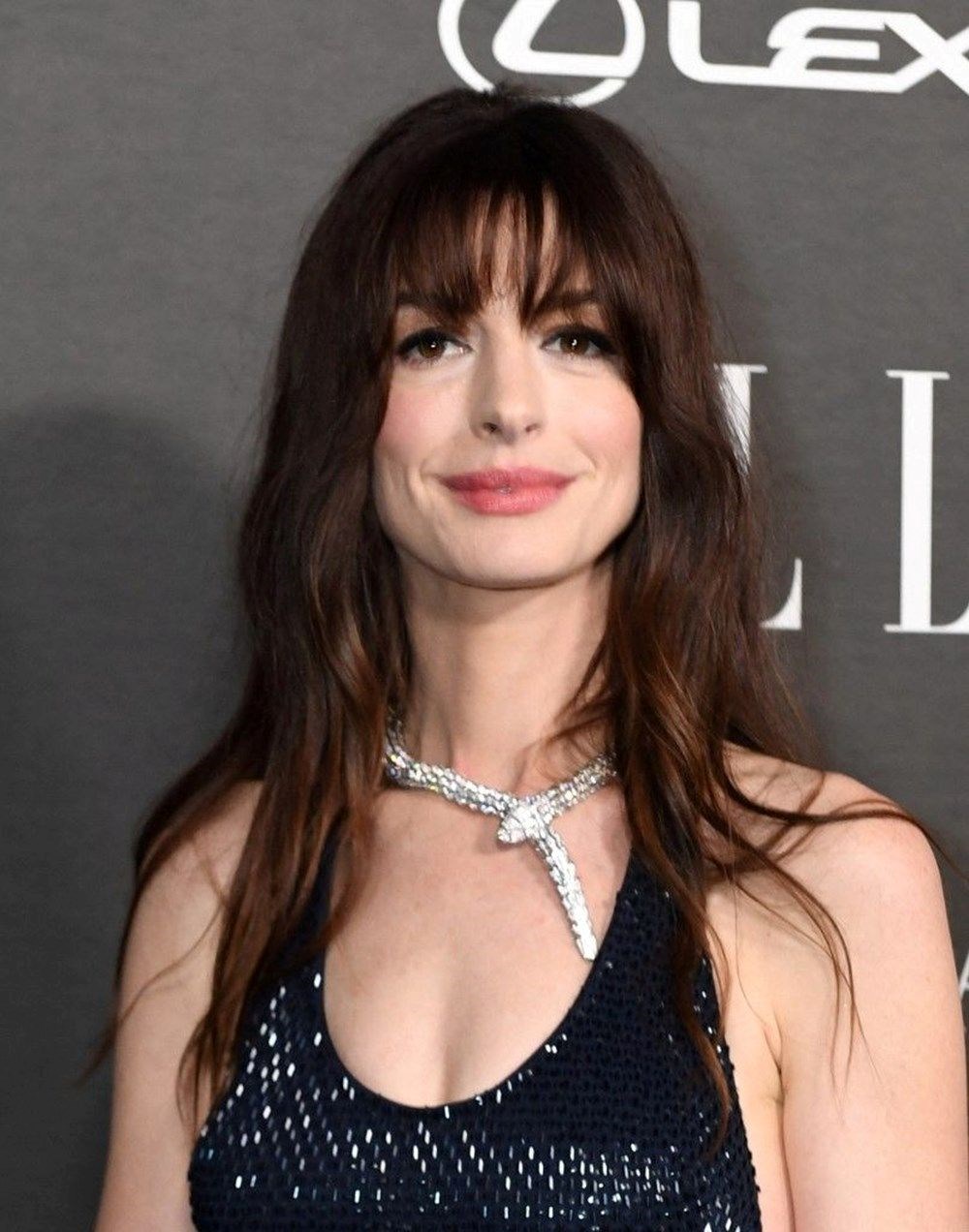 Anne Hathaway sahnede düşük yaptığını açıkladı - 3