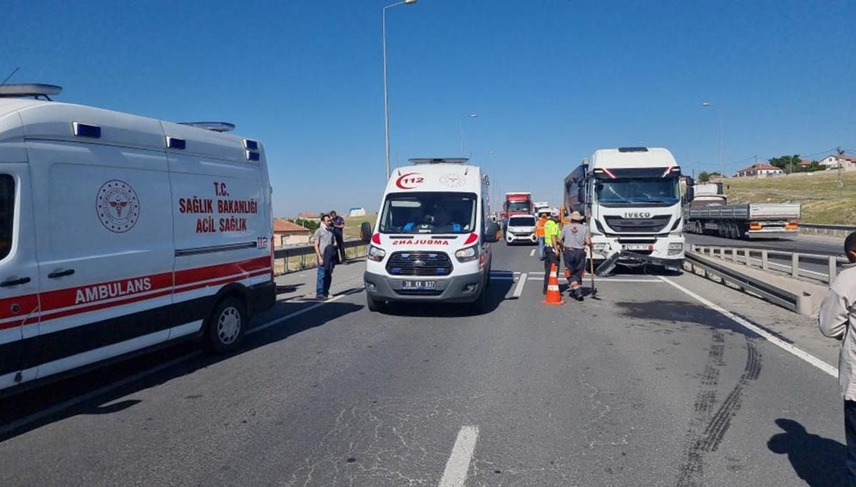 Kayseri'de 5 araçlık zincirleme kaza: 10 yaralı