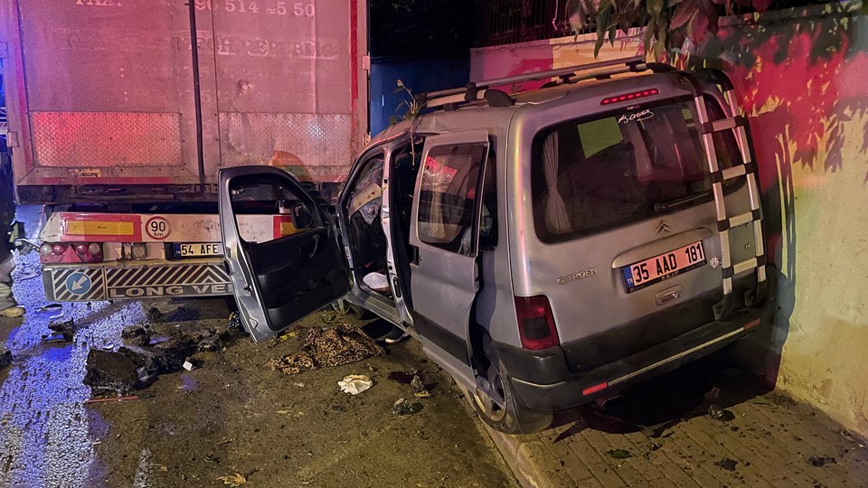 Kartal'da trafik kazası: 2'si ağır 4 yaralı - 1