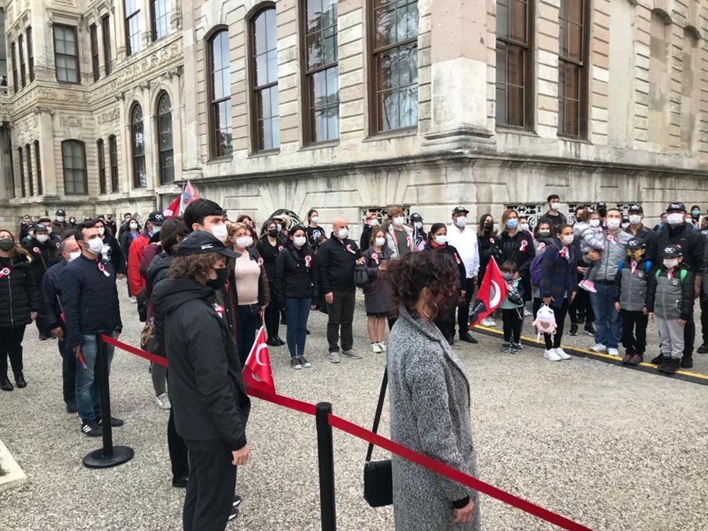 Vatandaşlar, Dolmabahçe Sarayı'nda Atatürk'ü andı - 13