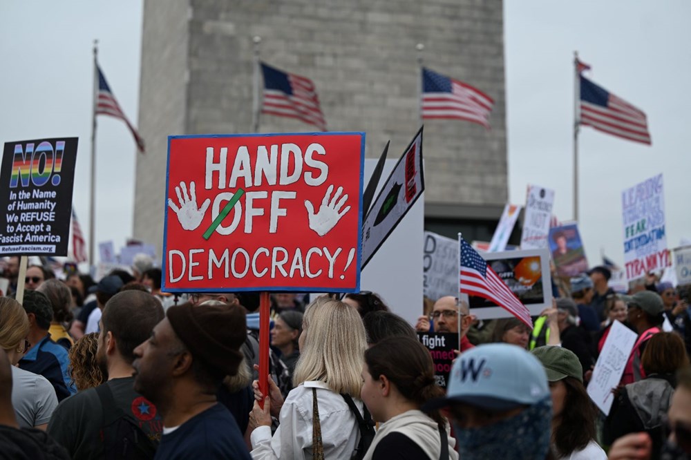 Trump ve Musk’a Karşı Kitlesel Öfke: Amerika Protestolarla Sarsılıyor 73 bES5O7C2gkWyIAeeMGSt1Q