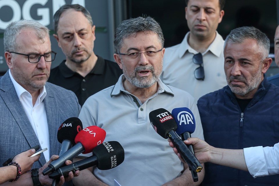 Bakan Yumaklı: "150 yangın çıktı, 4'ü tehlikeli,16 köy boşaltıldı" - 1