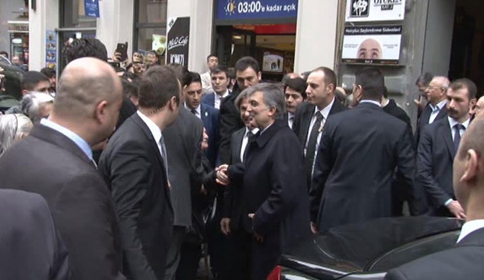 Abdullah Gül'den İstiklal Caddesi'nde gezinti - 1