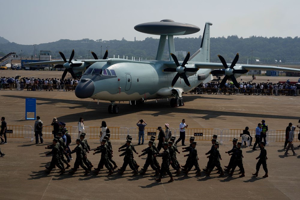 Çin savaşa hazır mı? Hayalet uçaklar ve hipersonik silahlar dünyanın en büyük ordusunun karşısında - 3