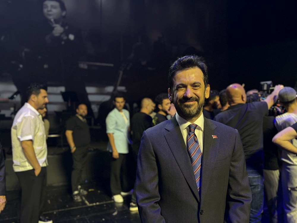 Kayahan, vefatının 10. yılında anıldı: Ünlü isimler şarkılarını seslendirdi - 2