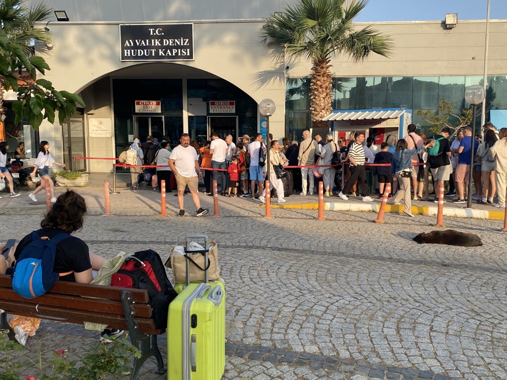 Tatilciler bayramda Midilli Adası'na akın etti - 1