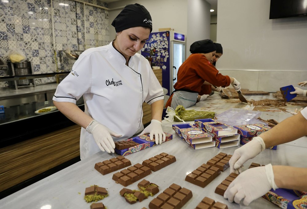 "Cennet Çamuru"nu yeniden yorumladı: Dubai çikolatası çılgınlığı bitti, bu da Adana çikolatası - 6